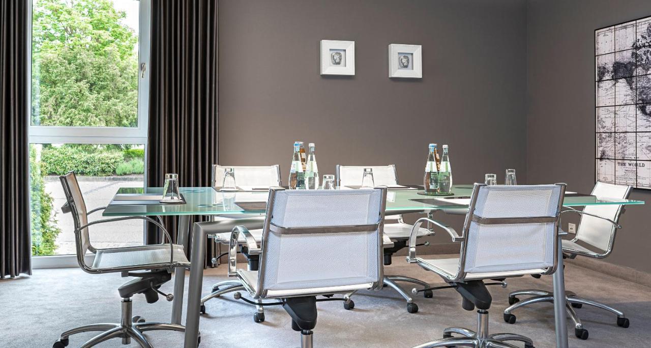 Victor'S Residenz-Hotel Schloss Berg Nennig Exterior foto Meeting room